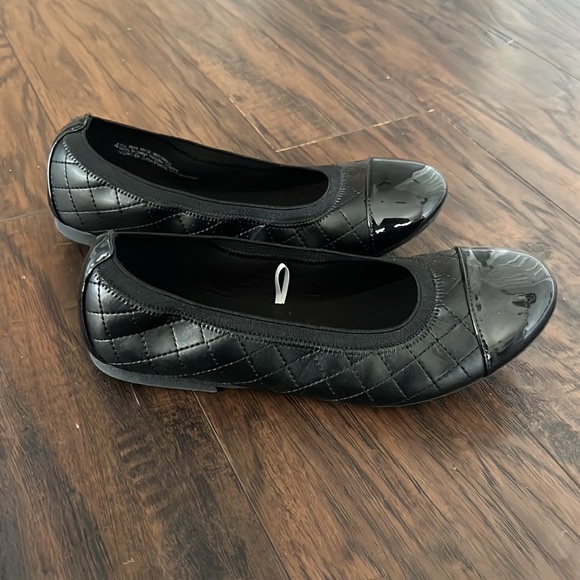 TCP girls black dress shoes size 4 - Picture 3 of 5